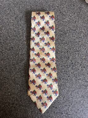 Vintage John Hill Executive Collection 100% Silk Christmas Tie Holiday Gift Gold